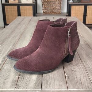 Vionic Brown Leather Ankle Booties with Stacked Heel Size 6.5